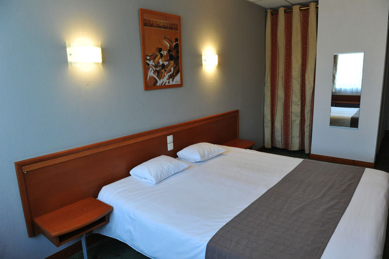Urban Style Hotel De France 반느 외부 사진