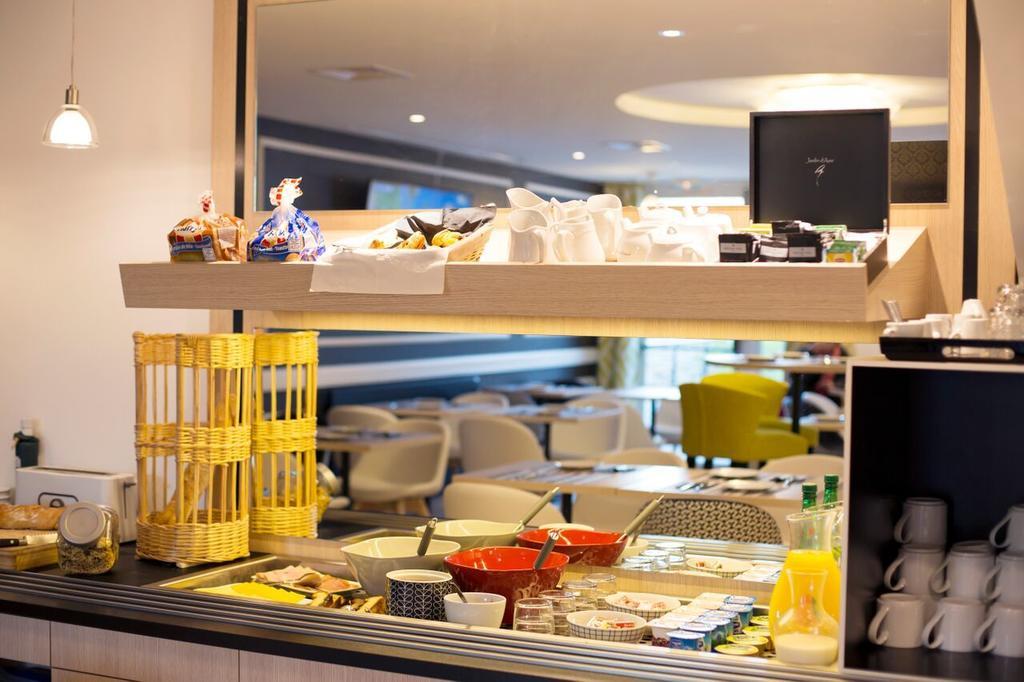 Urban Style Hotel De France 반느 외부 사진
