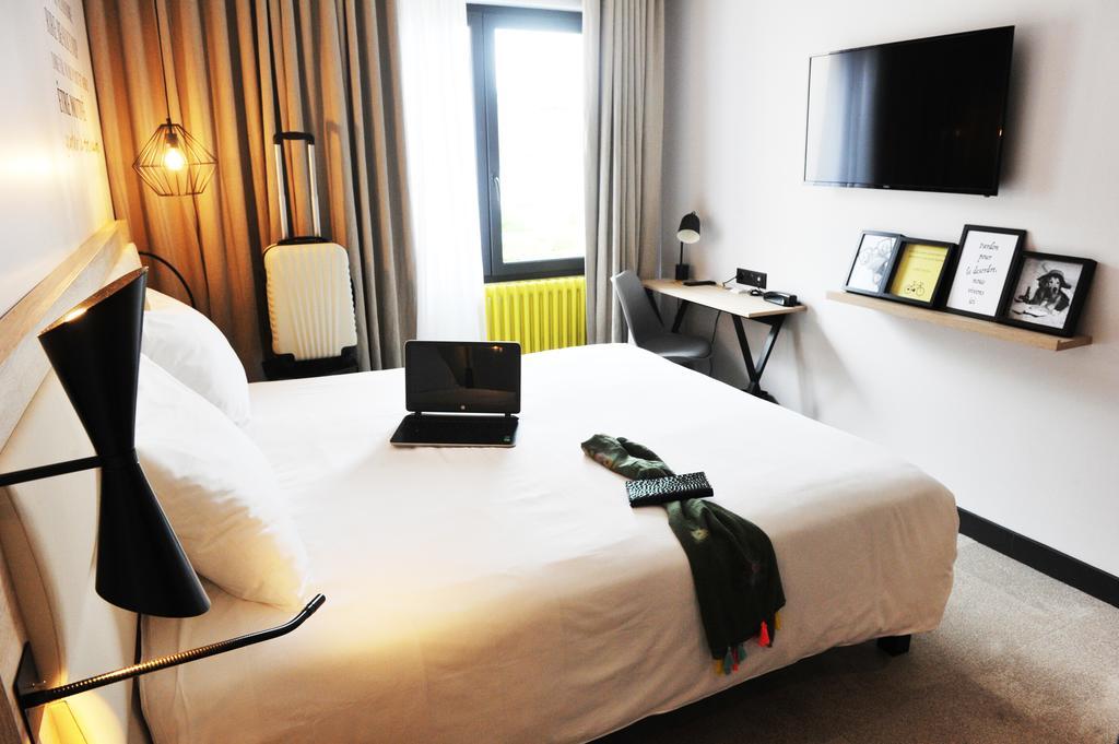 Urban Style Hotel De France 반느 외부 사진