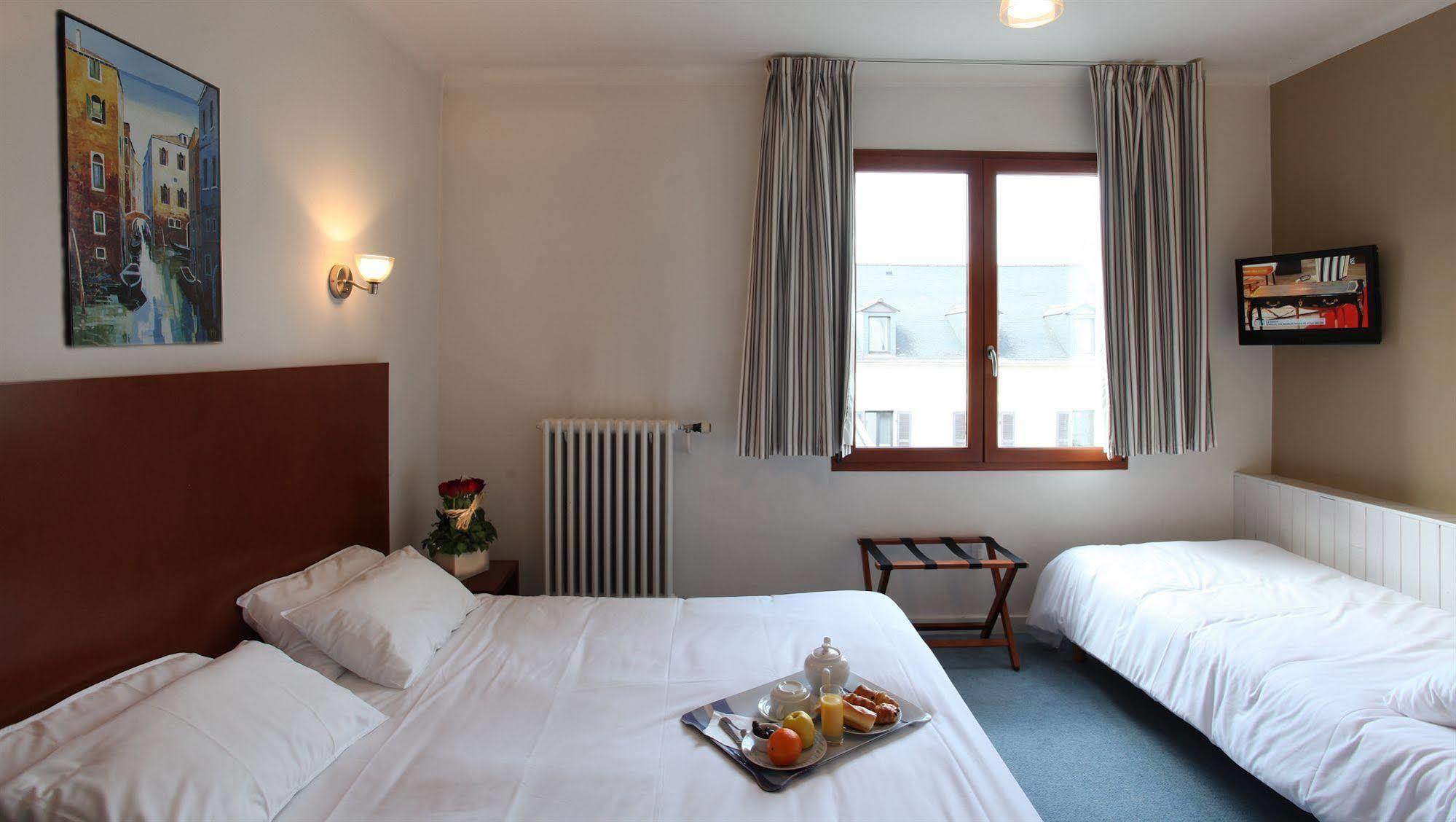 Urban Style Hotel De France 반느 외부 사진