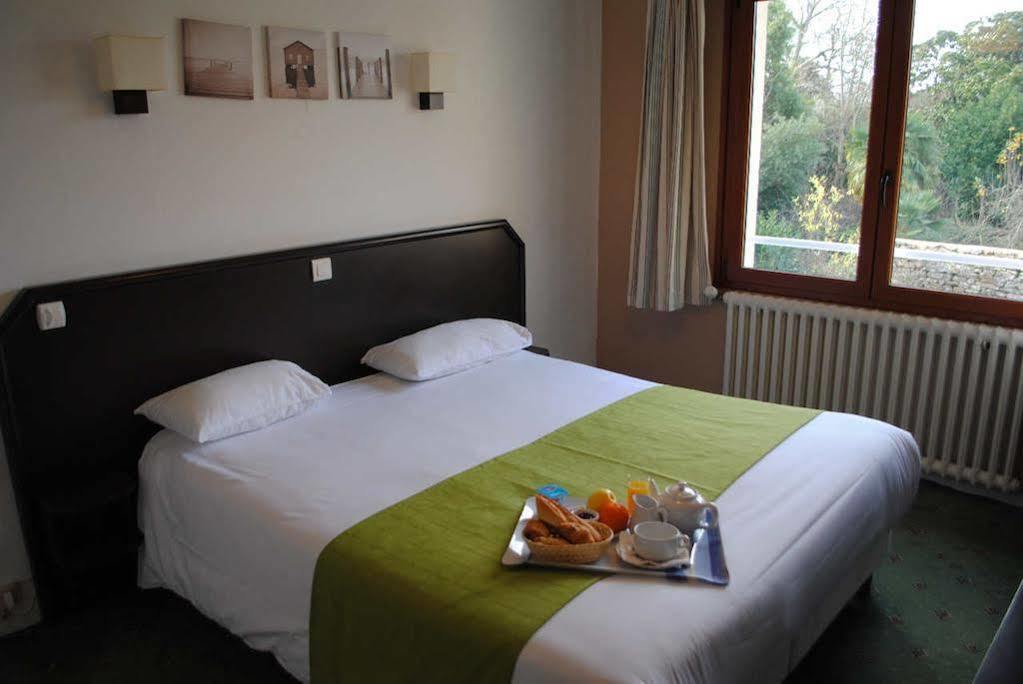 Urban Style Hotel De France 반느 외부 사진